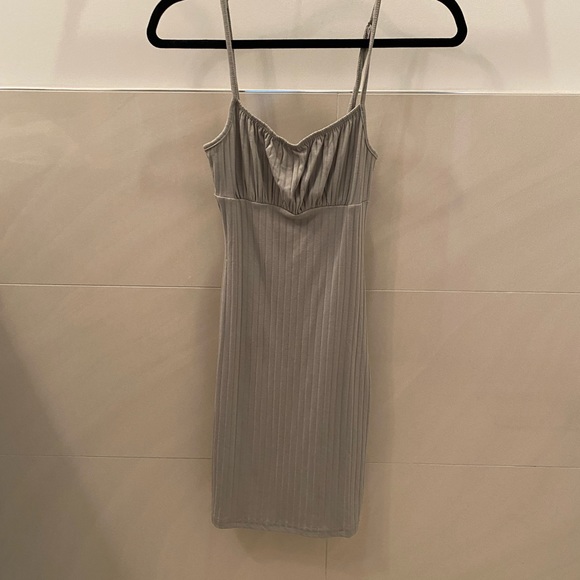 NWOT Princess Polly Georgia Dress in Sage - Picture 4 of 5